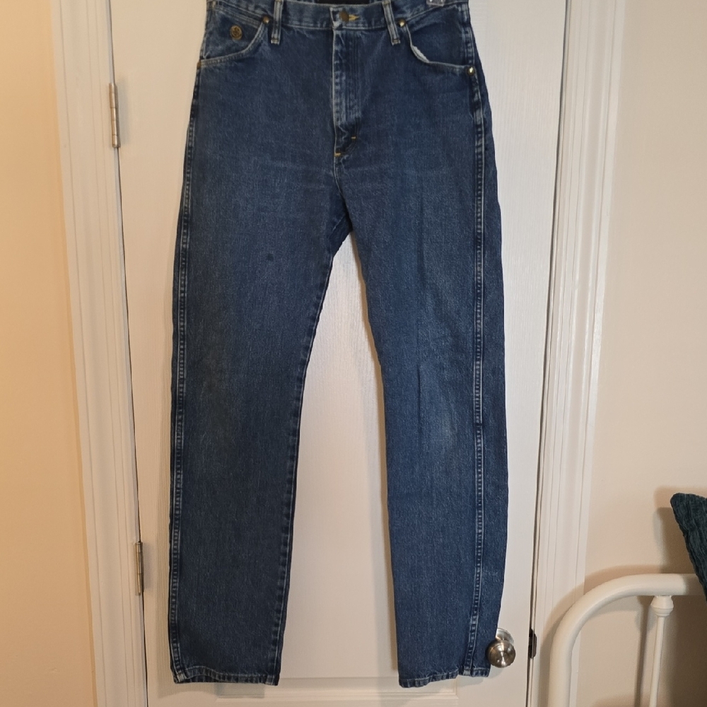 Wrangler Men's Classic Blue Straight Jeans